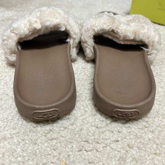 Cozy Shearling UGG Slide Sandals - Cream and Brown - Picture 3 of 6